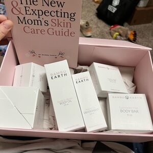 Bambu earth new and expecting mothers kit natural skincare NEW unopened